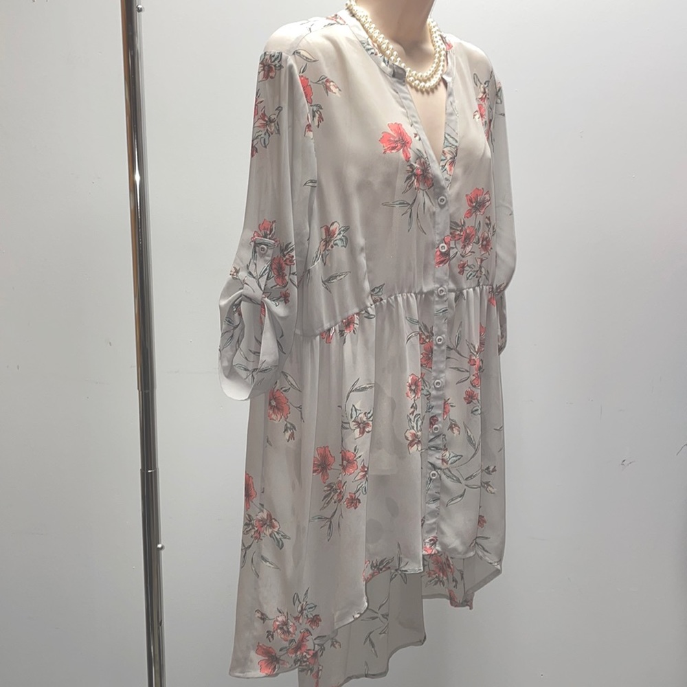 Torrid blouse size 0 gray/ pink